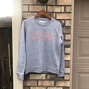 VICTORIA SECRET SPORT CREWNECK SWEATER